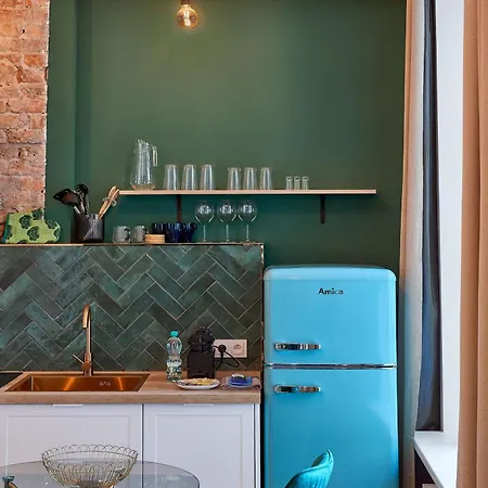 Old Town Deluxe By Bookinghost *