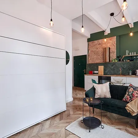 Apartment Old Town Deluxe By Bookinghost