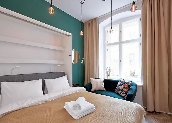 Old Town Deluxe By Bookinghost *