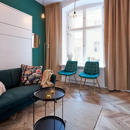 Old Town Deluxe By Bookinghost